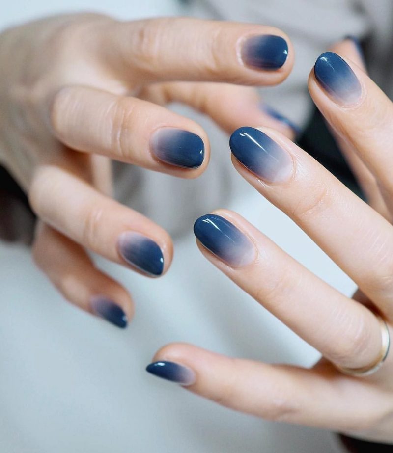 Blue ombre nail design