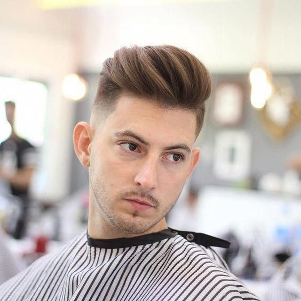 Tóc màu xám khói nam Undercut — Kiểu tóc undercut sẽ đem đến cho bạn nam vẻ ngoài vô cùng nam tính và thanh lịch